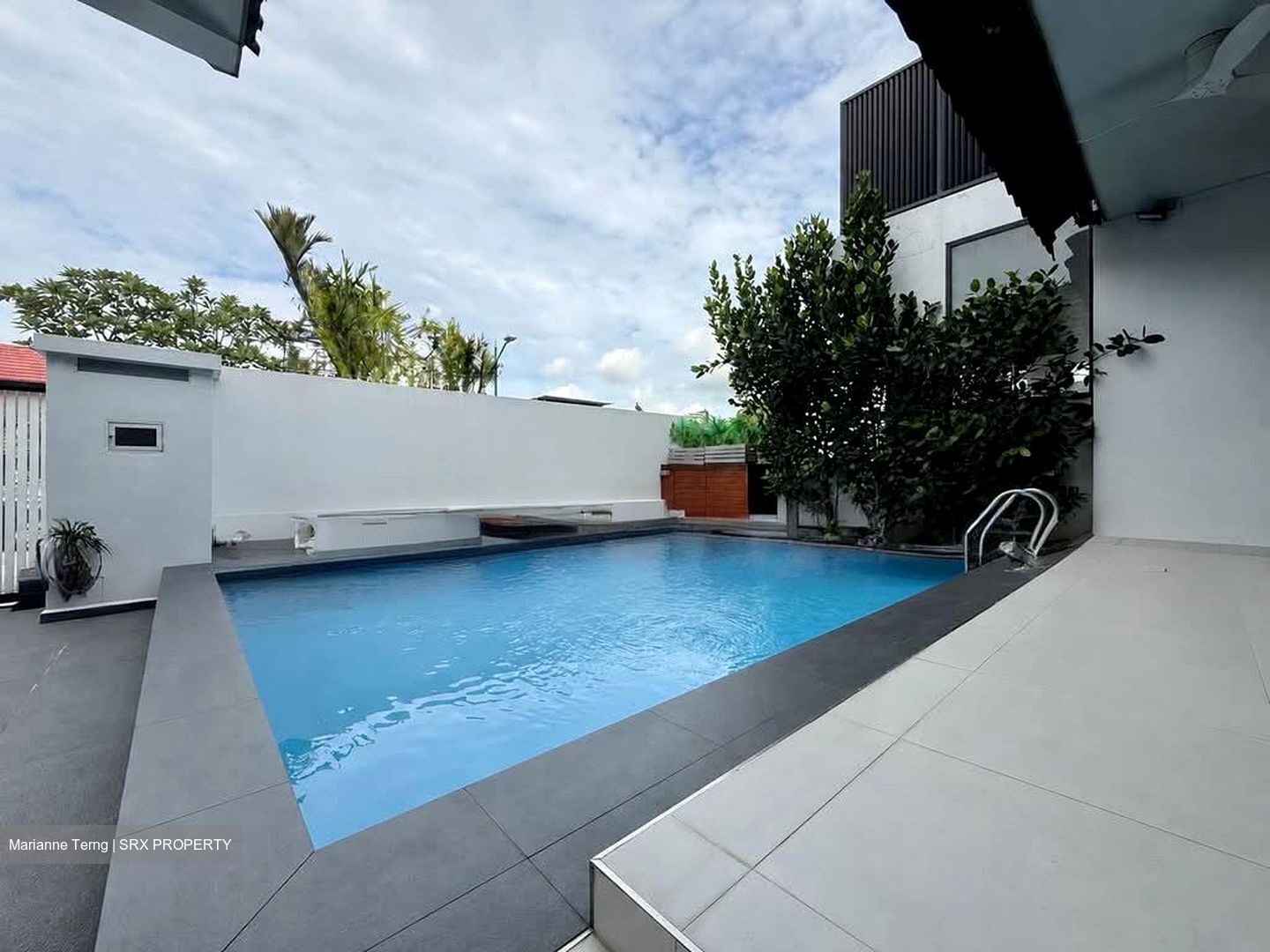 Serangoon Garden Estate (D19), Terrace #570567671